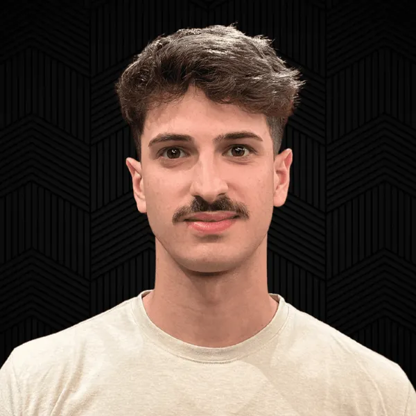 Tomás R.